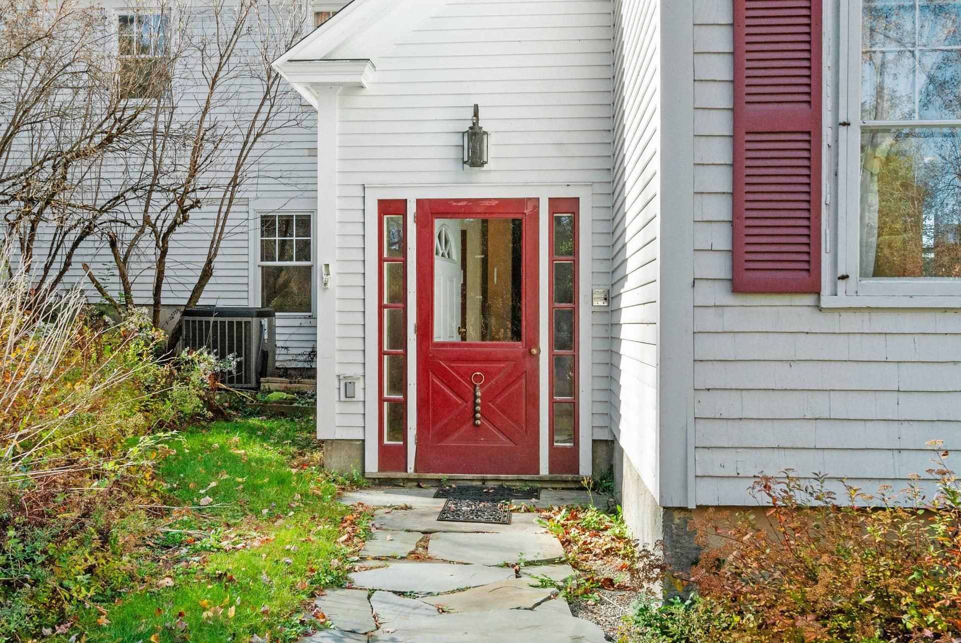 598 East Woodstock Road