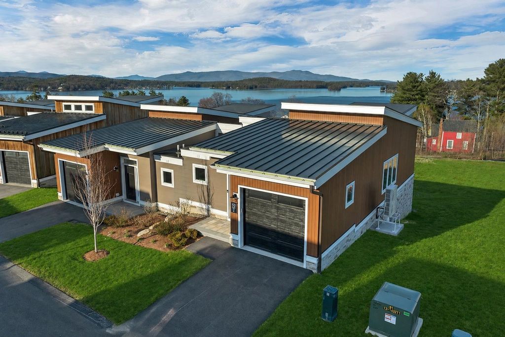 Photo of 53 Broadview Drive #2, Laconia, NH 03246 (MLS # 5085687)