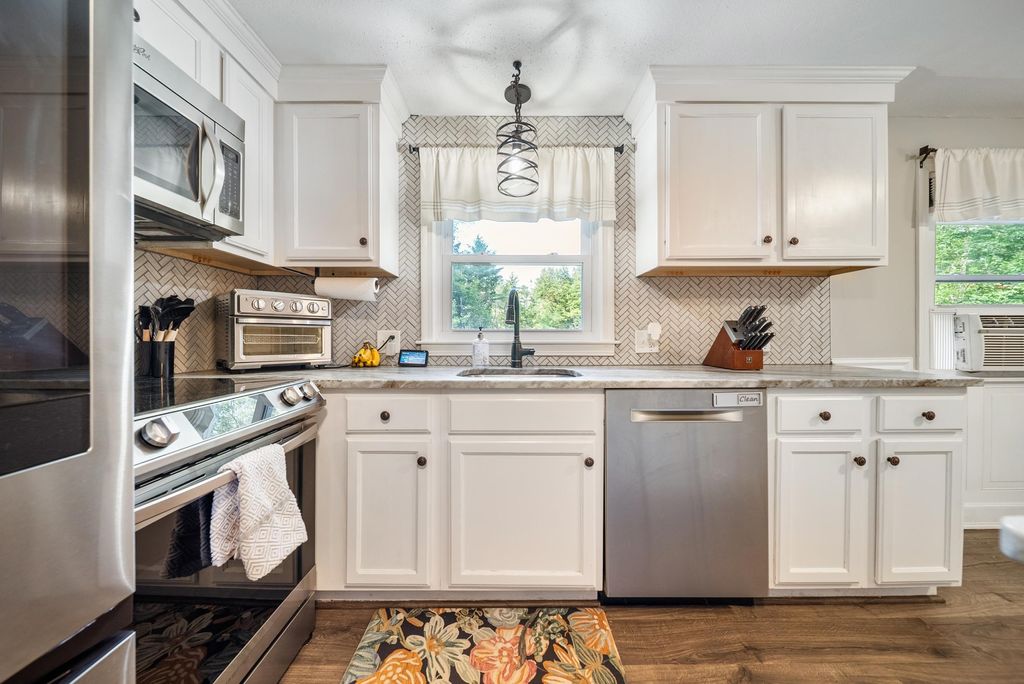 Photo of 13 Cob Road, Bow, NH 03304 (MLS # 5061899)