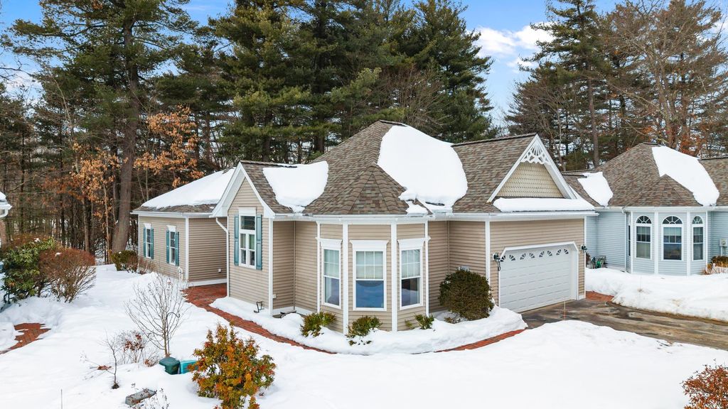 Photo of 10 Houston Drive #10, Nashua, NH 03062 (MLS # 5077088)