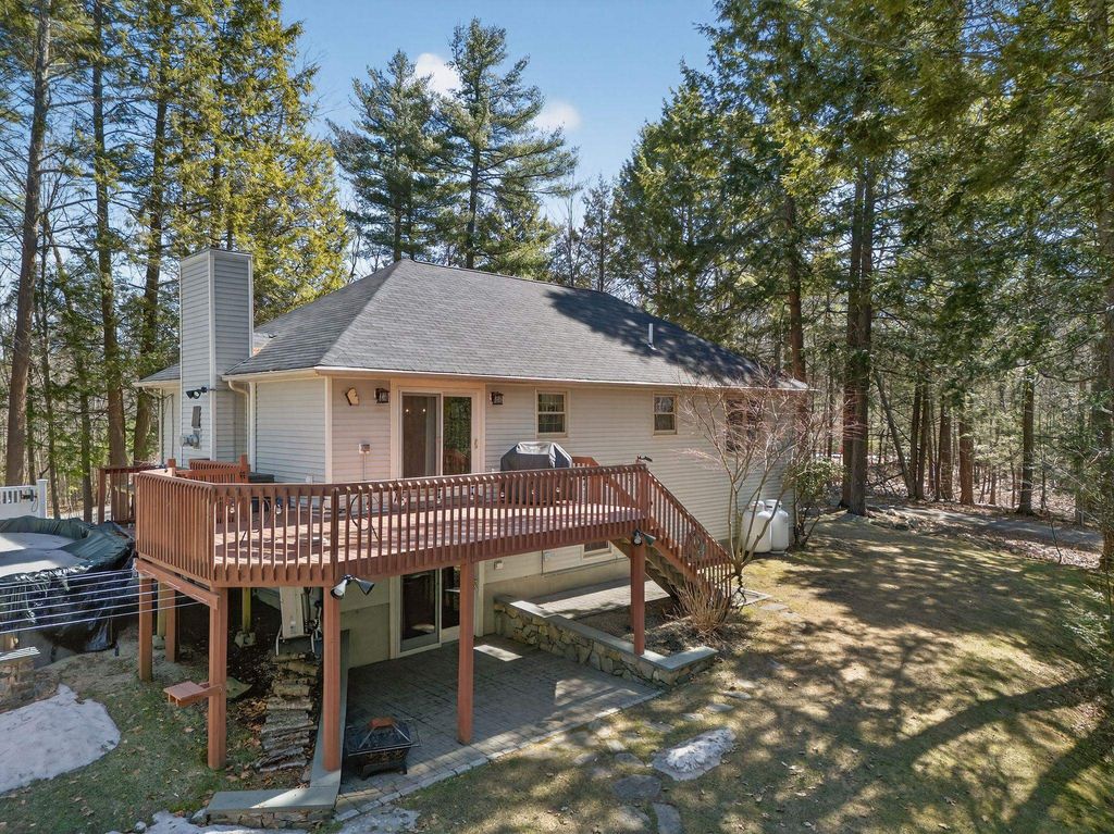 Photo of 21 Spruce Lane, Dover, NH 03820 (MLS # 5080758)