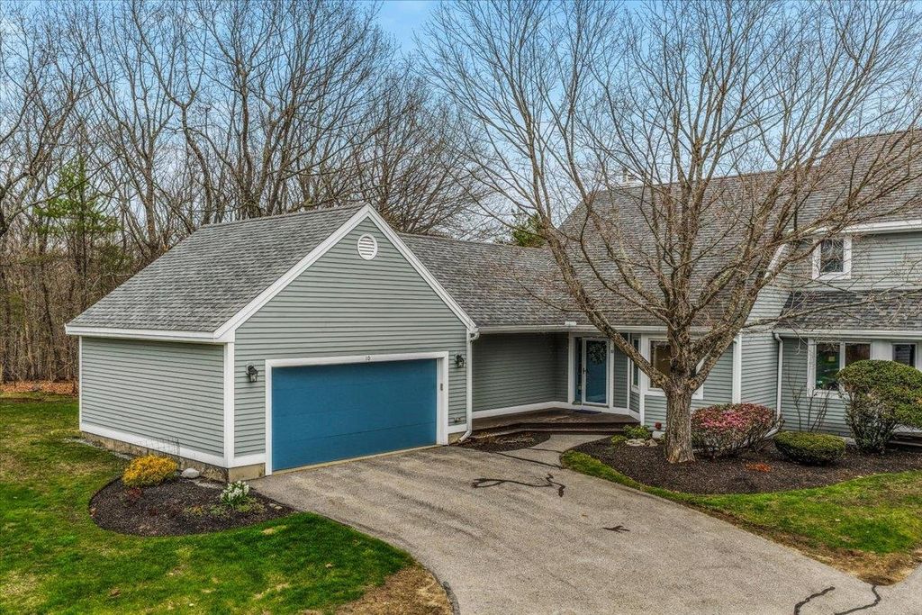 Photo of 10 Bristol Hill Road, Windham, NH 03087 (MLS # 5086109)