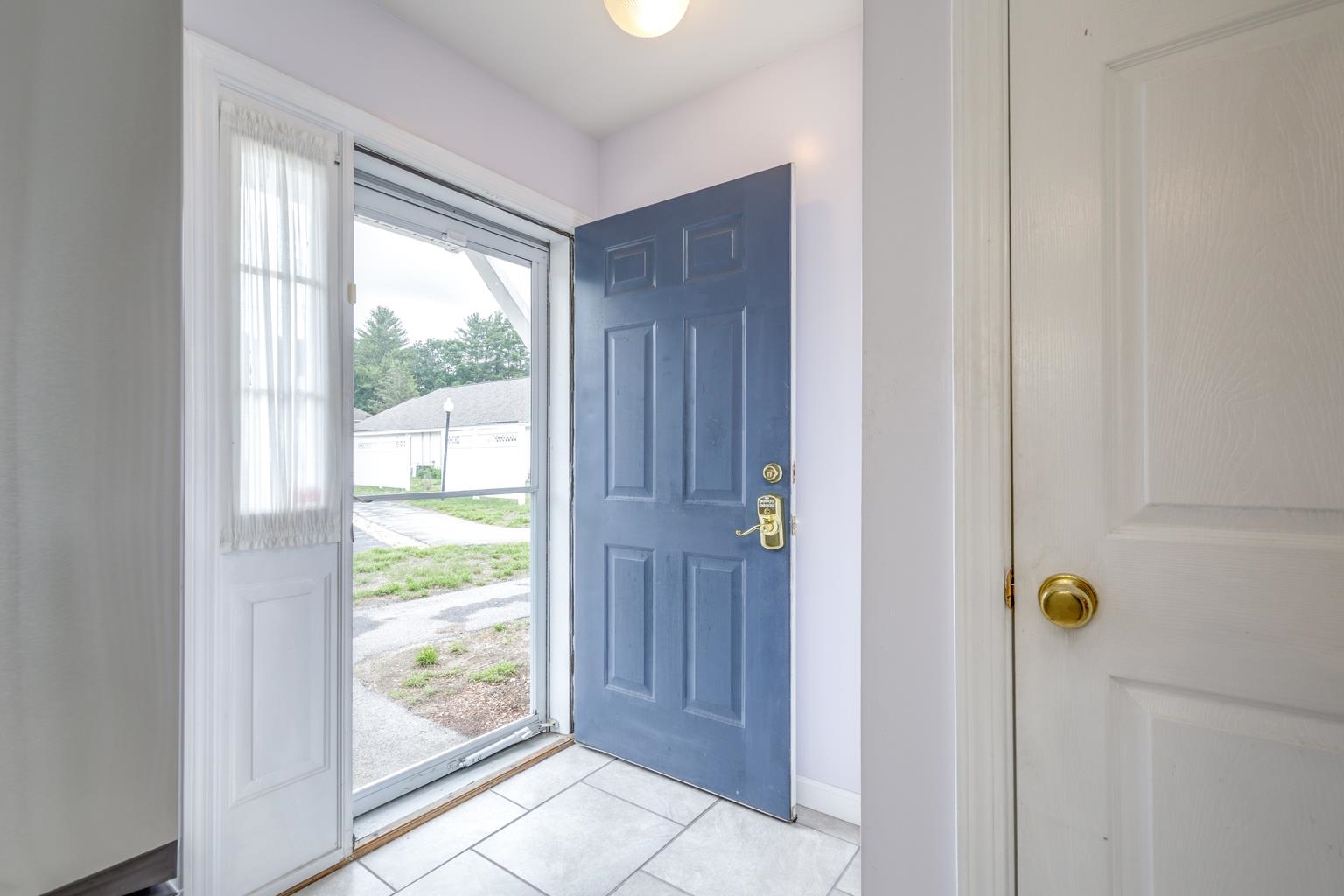 491 Mammoth Road 7