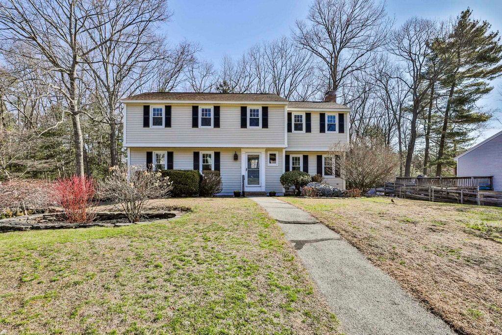 Photo of 13 Cider Lane, Nashua, NH 03063 (MLS # 5082976)