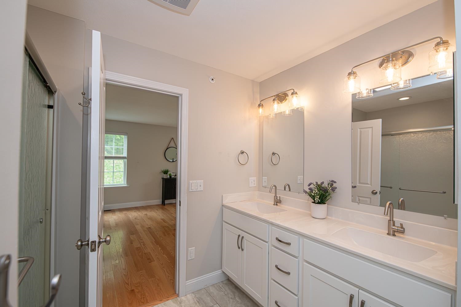 Hampstead, New Hampshire 03826, United States, 2 Bedrooms Bedrooms, ,3 BathroomsBathrooms,Residential,Active,132354