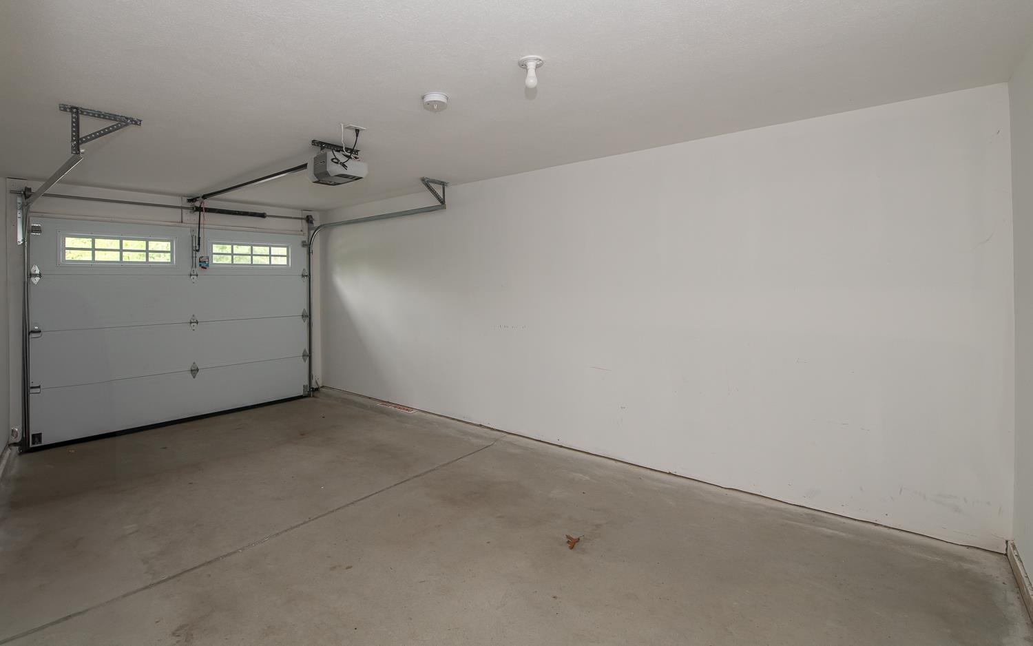 Hampstead, New Hampshire 03826, United States, 2 Bedrooms Bedrooms, ,3 BathroomsBathrooms,Residential,Active,132354