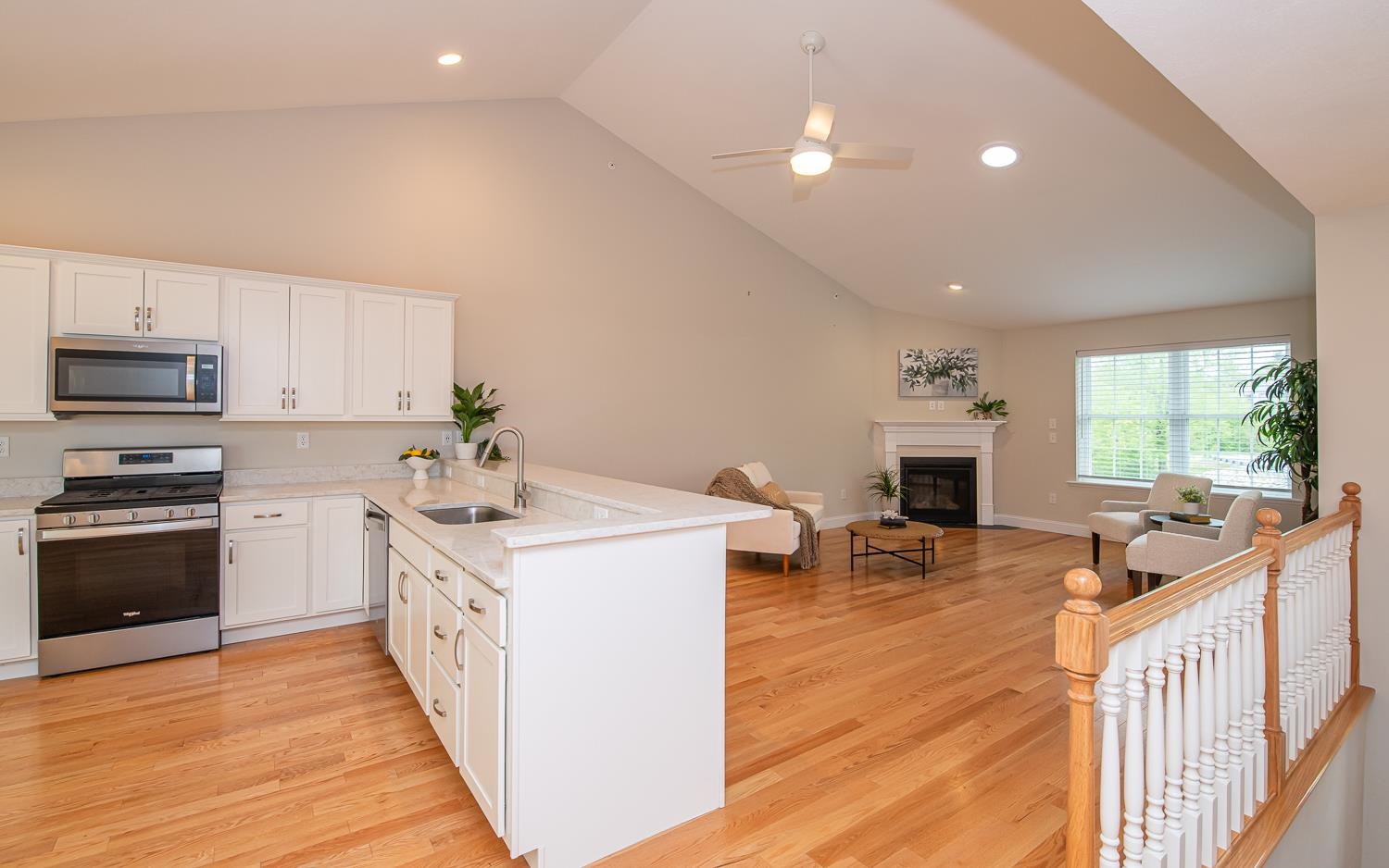 Hampstead, New Hampshire 03826, United States, 2 Bedrooms Bedrooms, ,3 BathroomsBathrooms,Residential,Active,132354