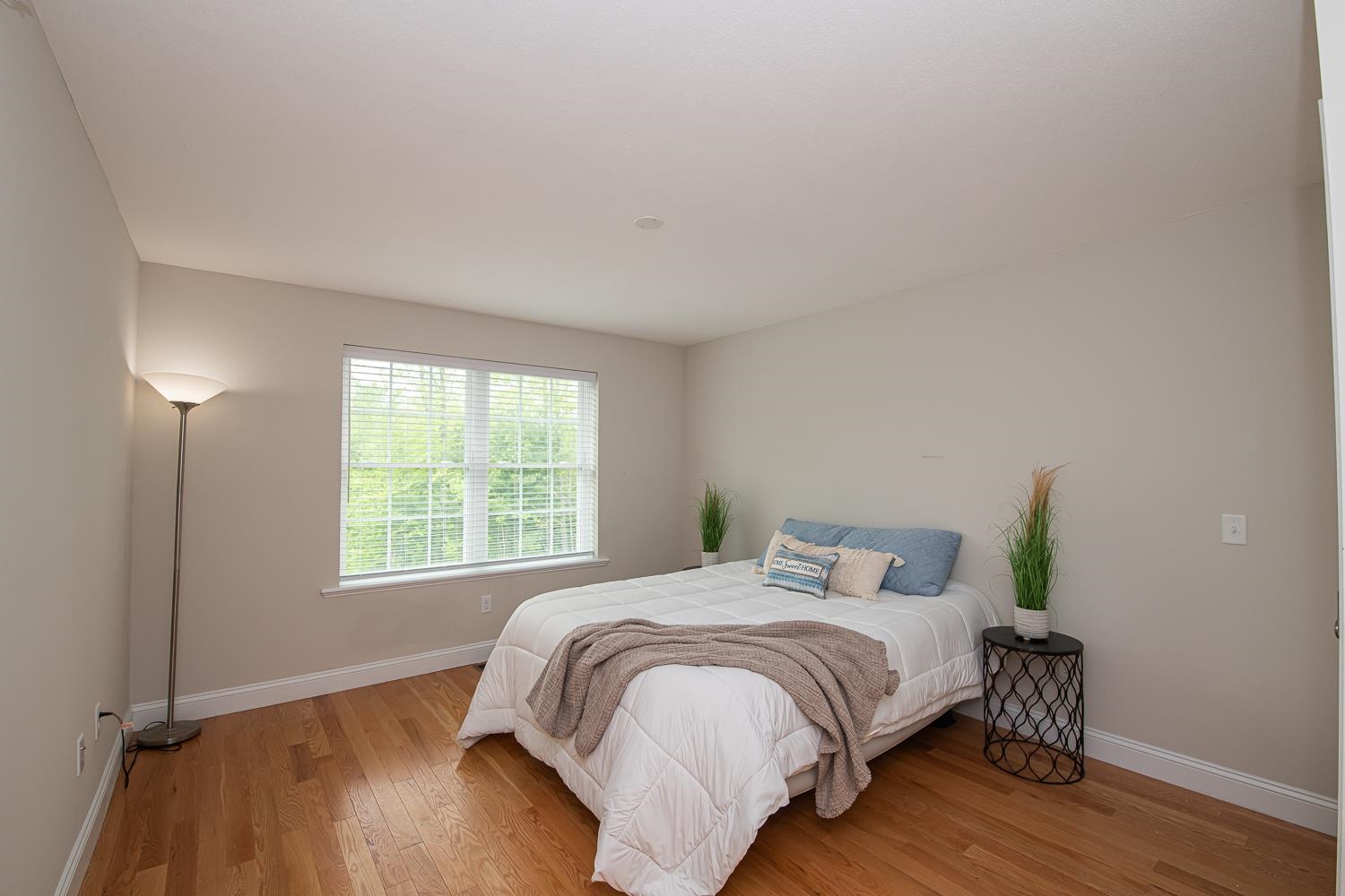 Hampstead, New Hampshire 03826, United States, 2 Bedrooms Bedrooms, ,3 BathroomsBathrooms,Residential,Active,132354