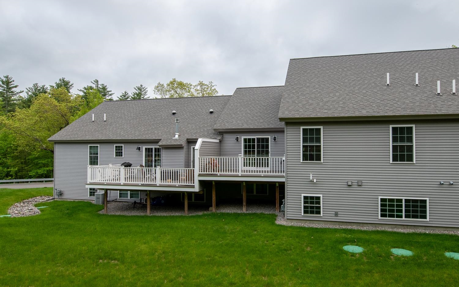 Hampstead, New Hampshire 03826, United States, 2 Bedrooms Bedrooms, ,3 BathroomsBathrooms,Residential,Active,132354