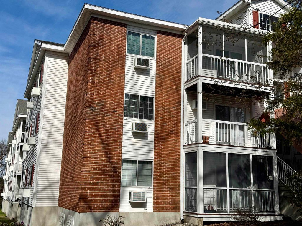 Photo of 490 River Road #31, Manchester, NH 03104 (MLS # 5079381)