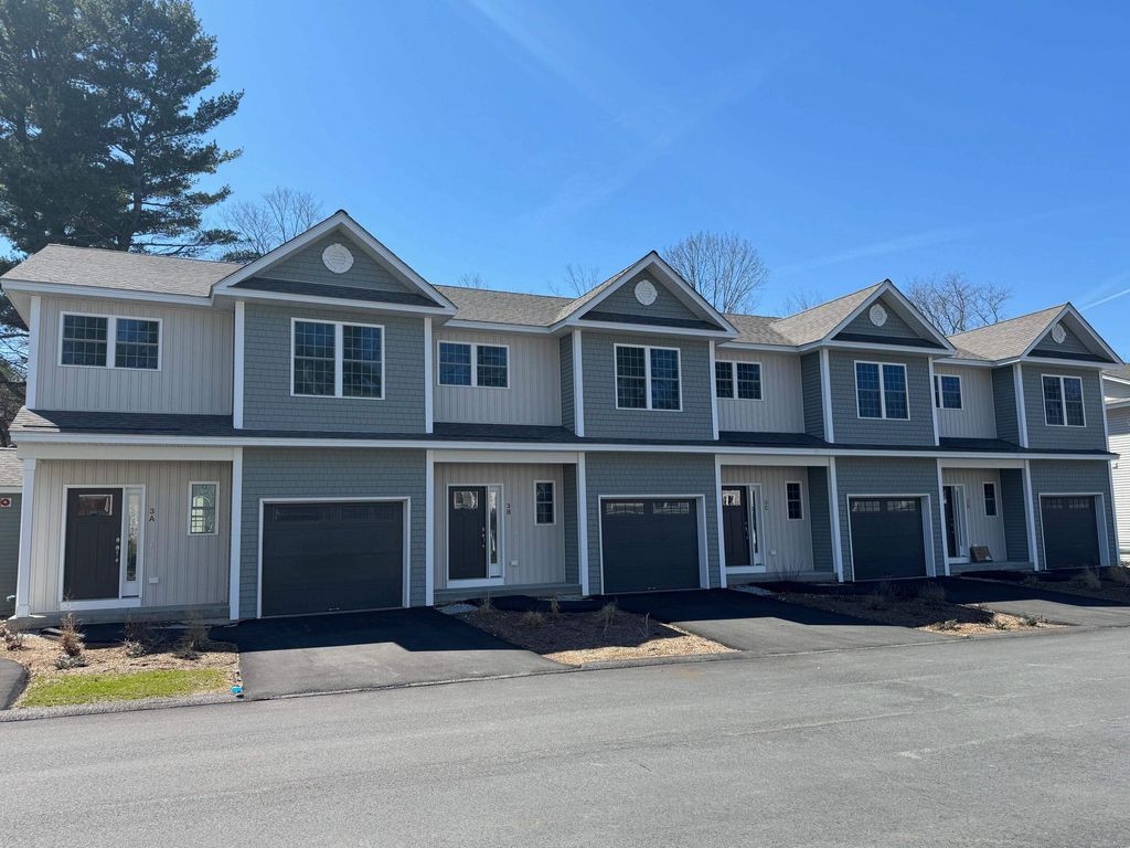 Photo of 3 Dearborn Circle, Goffstown, NH 03045 (MLS # 5079679)