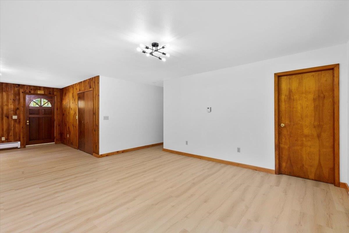 989 Carpenter Hill Road