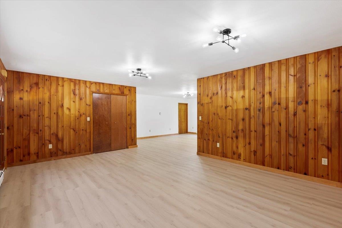 989 Carpenter Hill Road