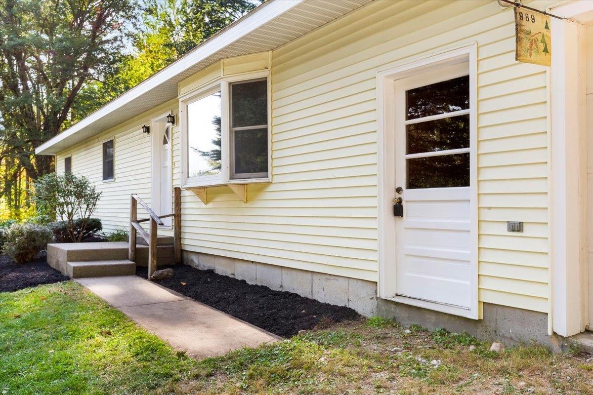 989 Carpenter Hill Road