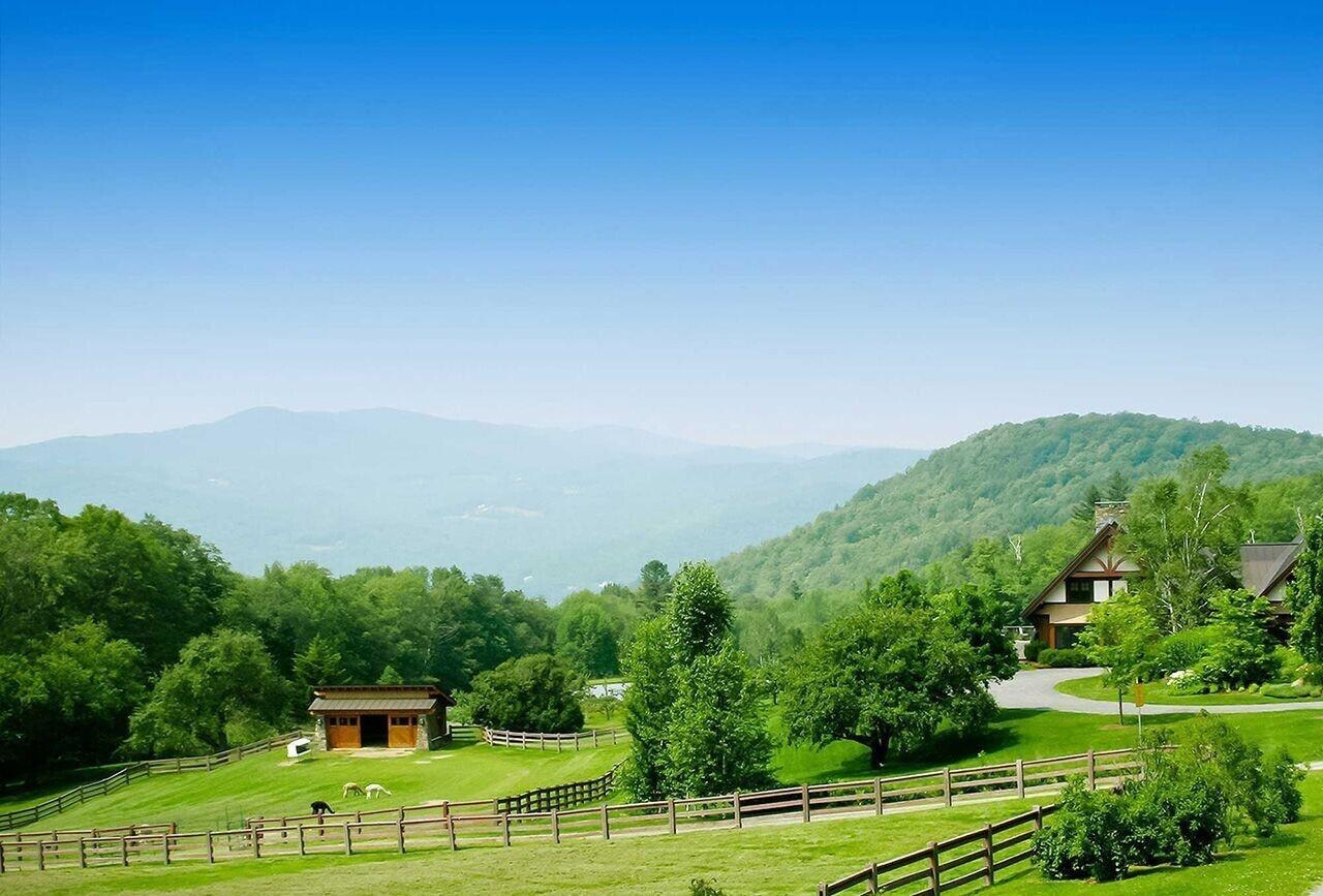2358 Long Hill Road