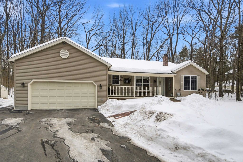 Photo of 15 Grey Rock Road, Bedford, NH 03110 (MLS # 5077027)