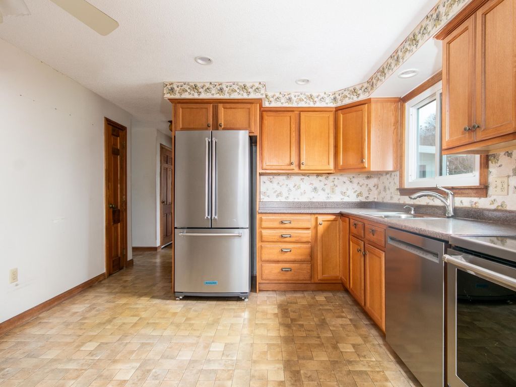 Photo of 36 Hampton Drive, Nashua, NH 03063 (MLS # 5070791)