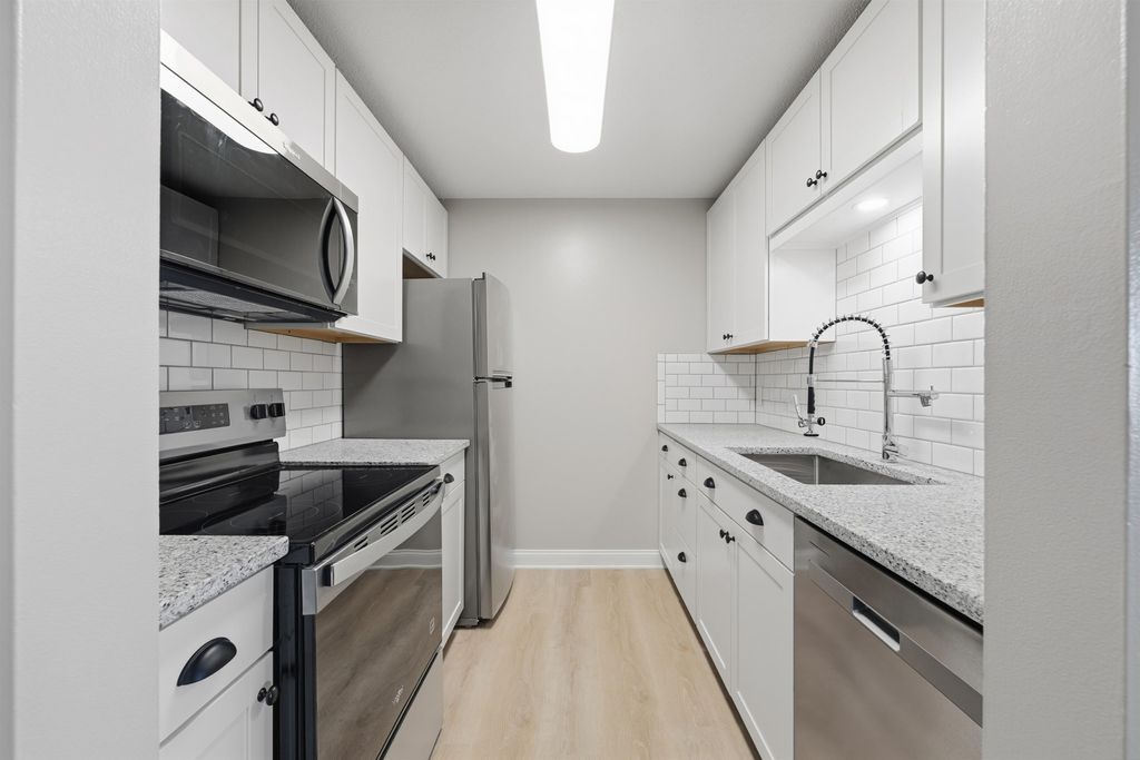 Photo of 230 Eastern Avenue #101, Manchester, NH 03104 (MLS # 5077032)