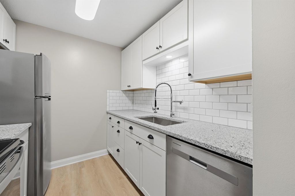 Photo of 230 Eastern Avenue #101, Manchester, NH 03104 (MLS # 5077032)