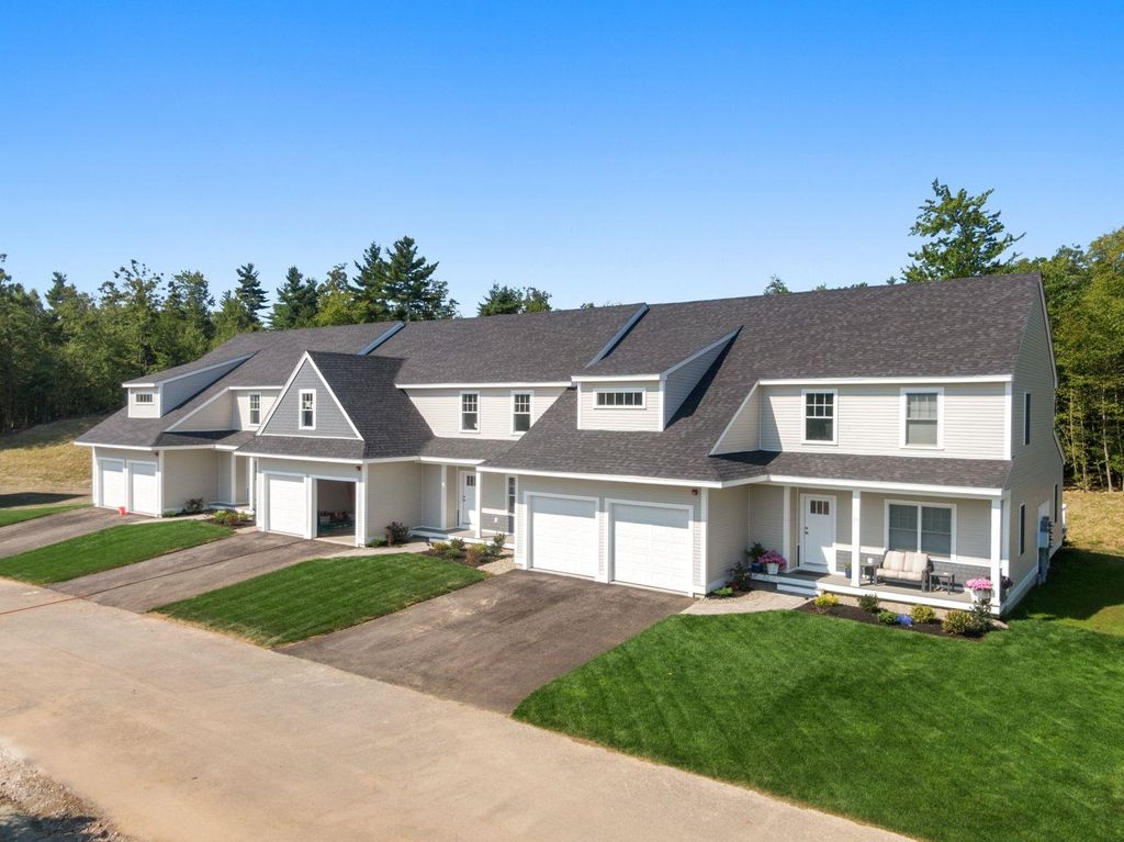 Photo of 65 Driftwood Circle #25, Sandown, NH 03873 (MLS # 5070350)