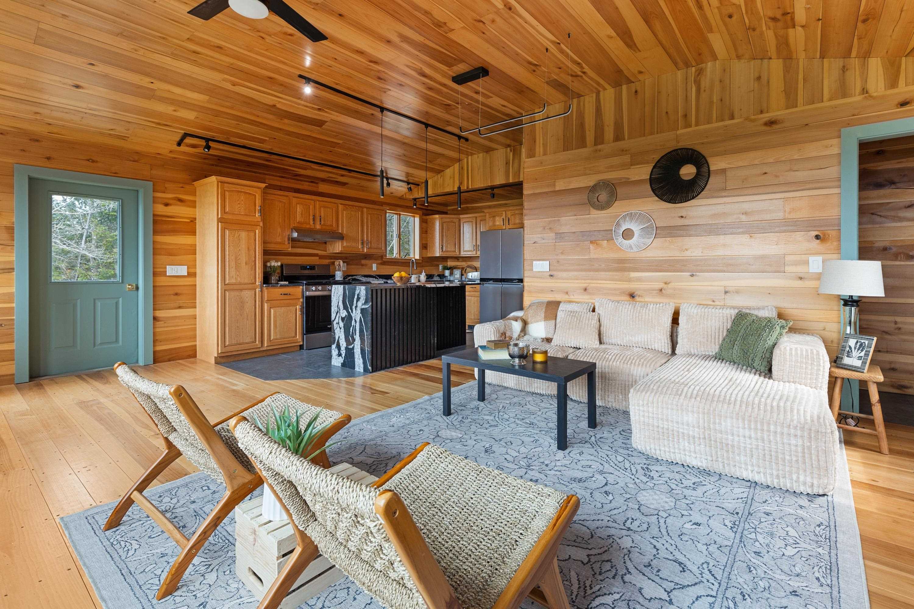 121 Ridge Lane