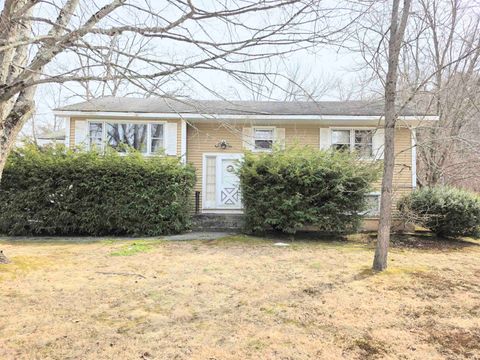 7 Rhona Street Hudson NH 03051