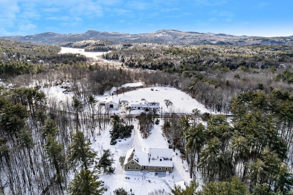 Photo of 178 Meredith Center Road, Meredith, NH 03253 (MLS # 5072982)