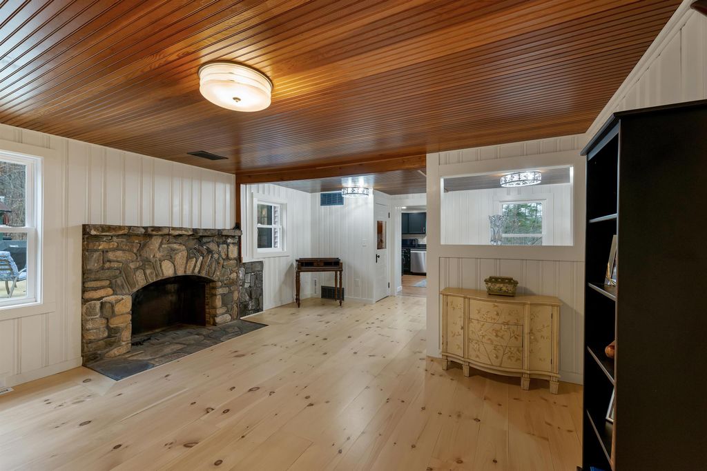 Photo of 40 Emery Lane, Wakefield, NH 03830 (MLS # 5086413)