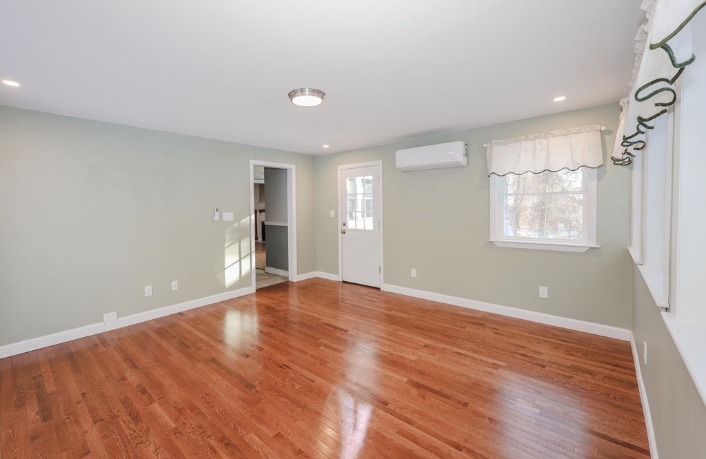 Photo of 282 Wallace Road, Bedford, NH 03110 (MLS # 5072312)