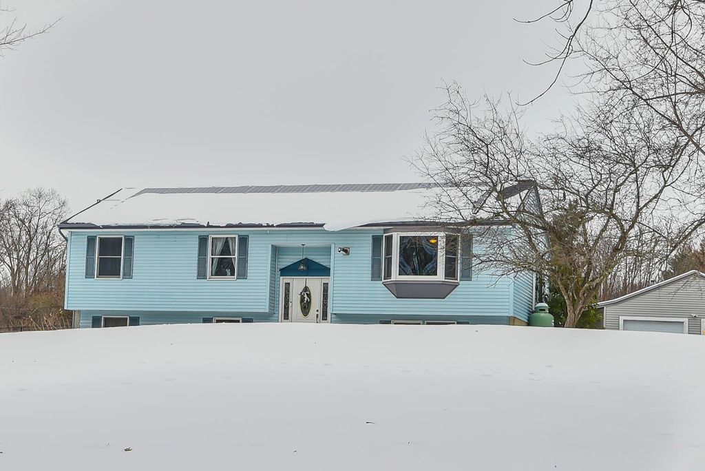 Photo of 179 Four Rod Road, Rochester, NH 03867 (MLS # 5071821)