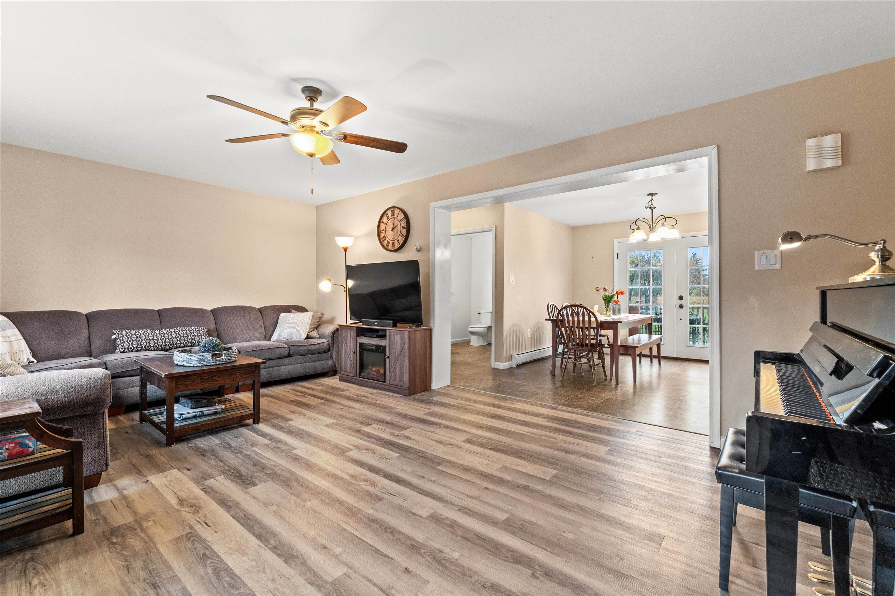 74 Lake Tarleton Road