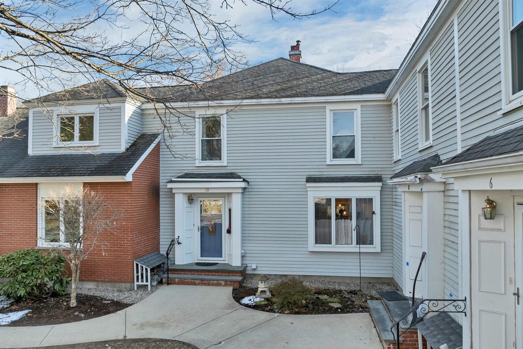 Photo of 10 Mill Falls, Pembroke, NH 03275 (MLS # 5080879)