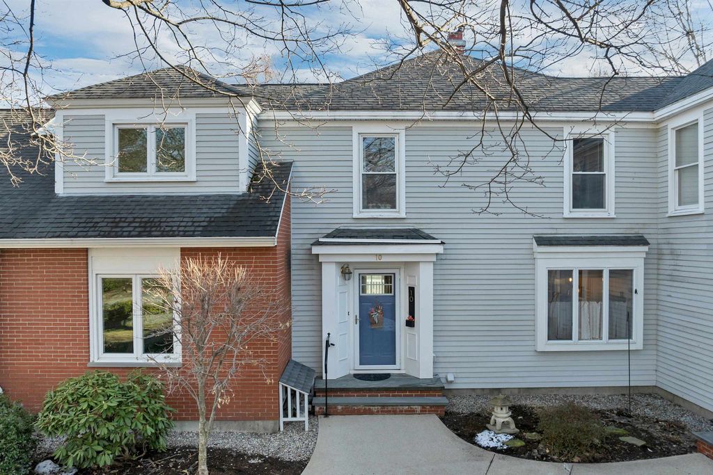 Photo of 10 Mill Falls, Pembroke, NH 03275 (MLS # 5080879)