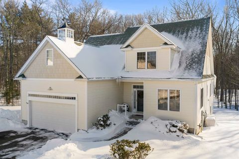 Photo of 32 Tansy Avenue, Stratham, NH 03885 (MLS # 5077985)