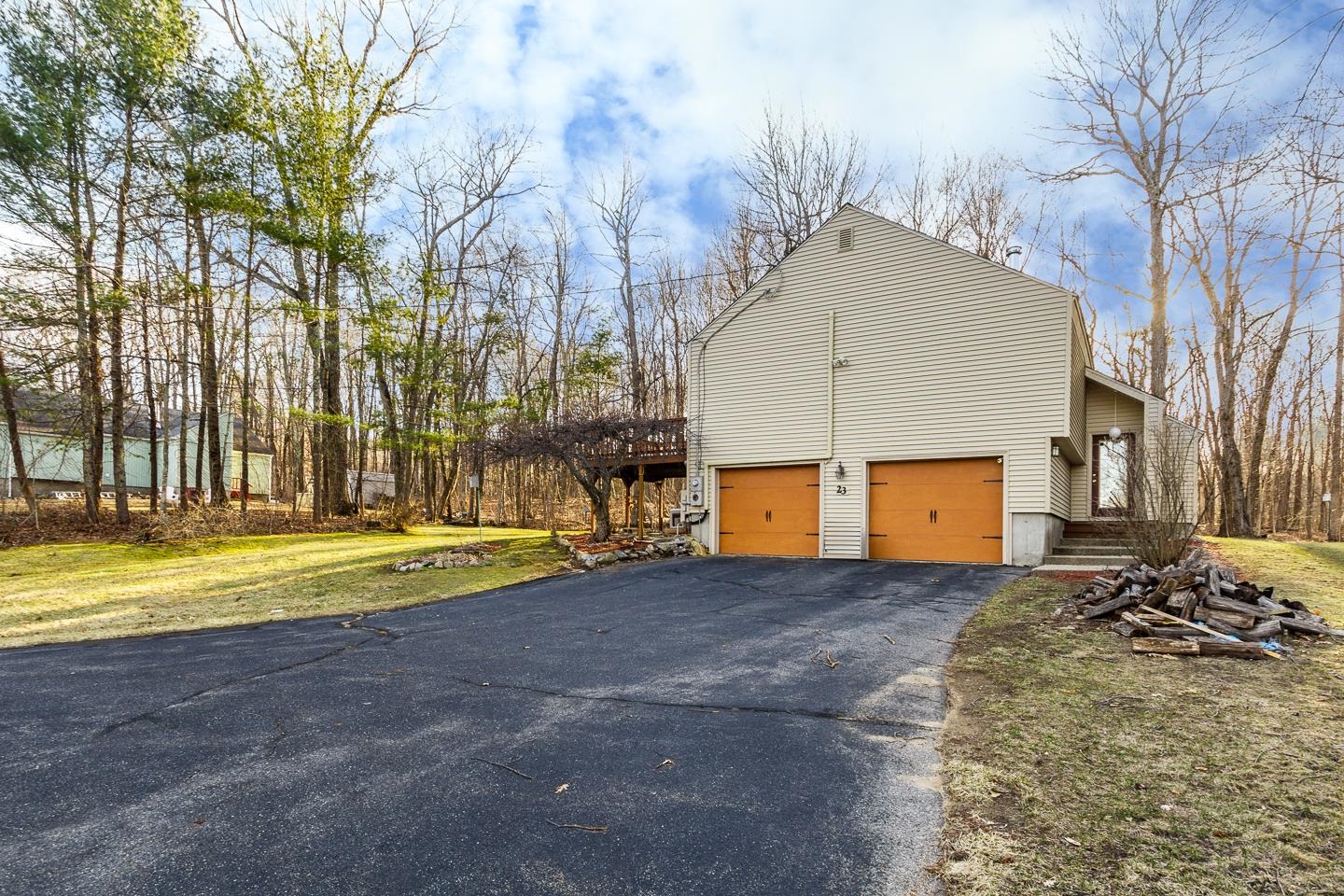 Derry, New Hampshire 03038, United States, 3 Bedrooms Bedrooms, ,2 BathroomsBathrooms,Residential,Active,96046