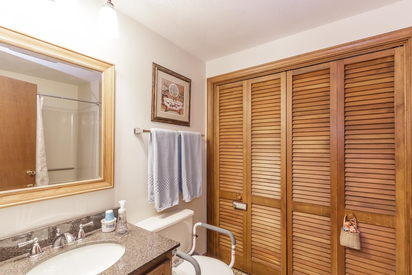 Derry, New Hampshire 03038, United States, 3 Bedrooms Bedrooms, ,2 BathroomsBathrooms,Residential,Active,96046