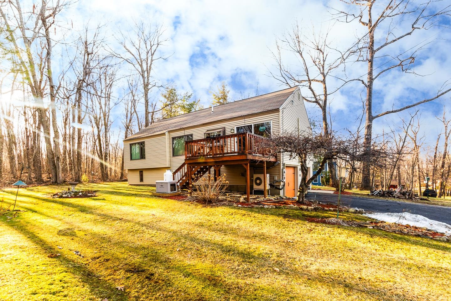 Derry, New Hampshire 03038, United States, 3 Bedrooms Bedrooms, ,2 BathroomsBathrooms,Residential,Active,96046