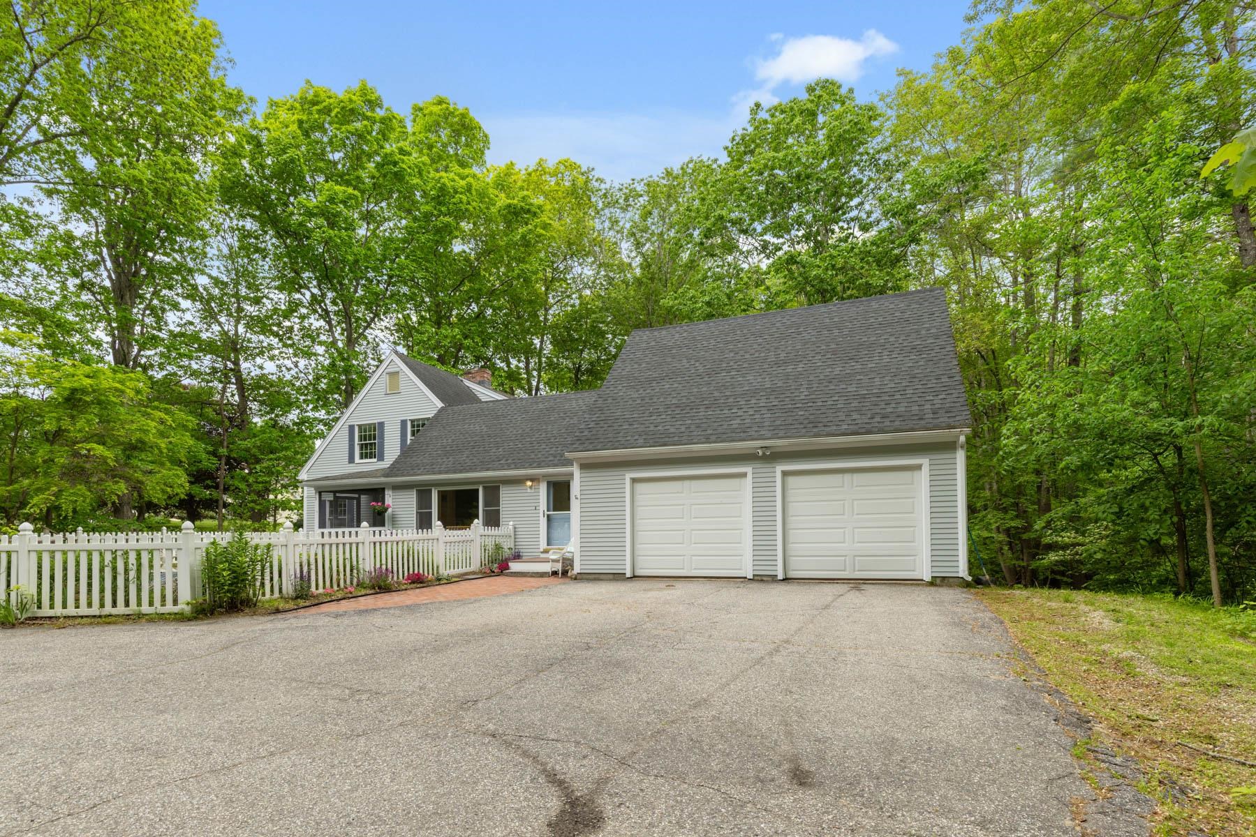 31 Riverside Farm Drive
