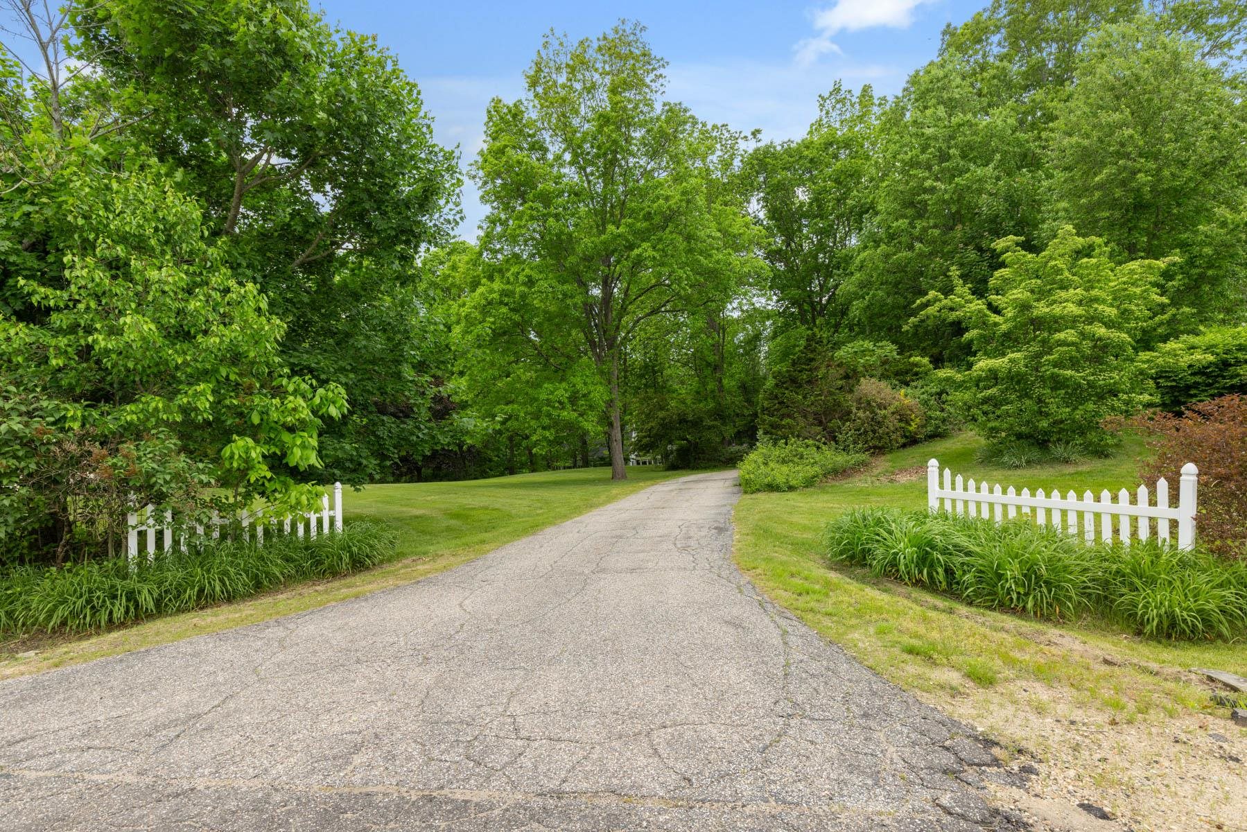 31 Riverside Farm Drive