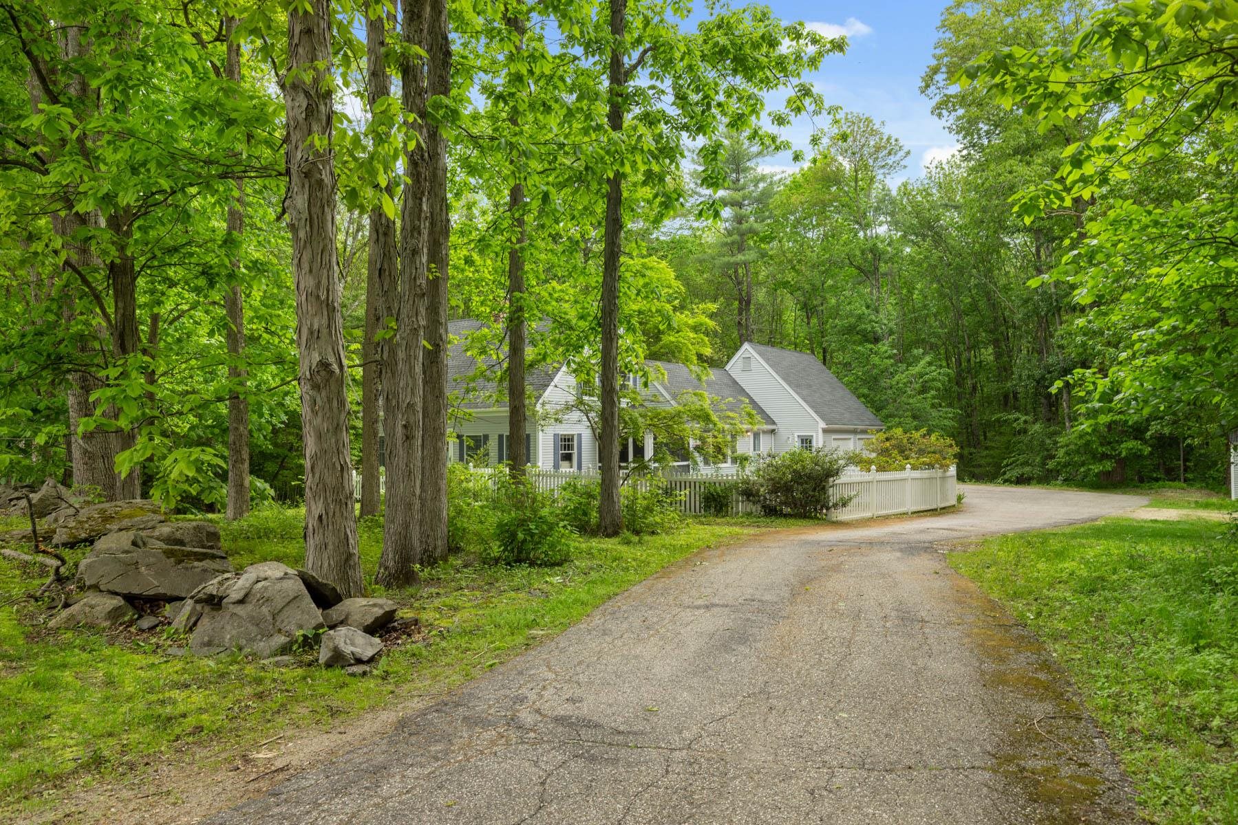 31 Riverside Farm Drive