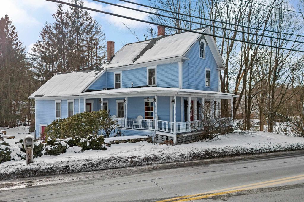 Photo of 12 S Mast Street, Goffstown, NH 03045 (MLS # 5072125)