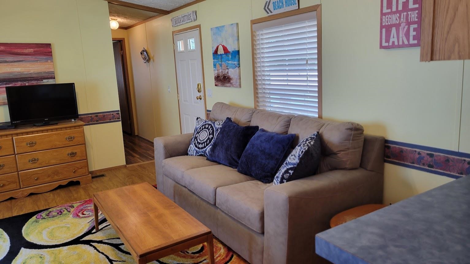 Gilford, New Hampshire 03249, United States, 2 Bedrooms Bedrooms, ,2 BathroomsBathrooms,Residential,Active,158913