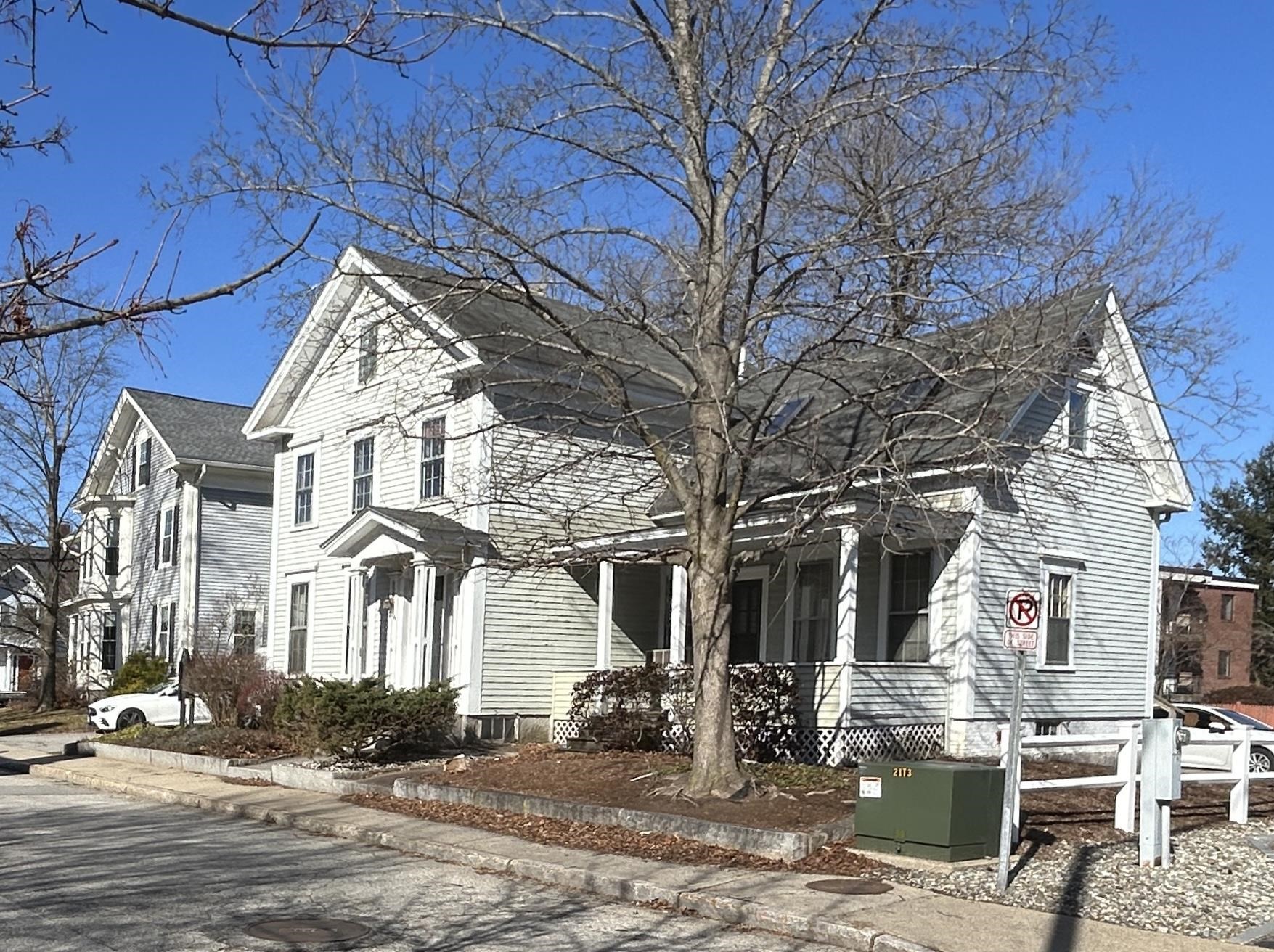 24 Montgomery Street