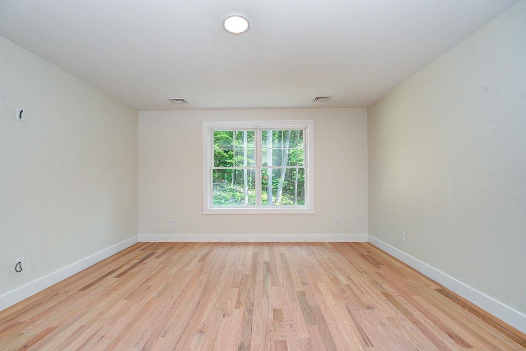 Hudson, New Hampshire 03051, United States, 3 Bedrooms Bedrooms, ,2 BathroomsBathrooms,Residential,Active,151696