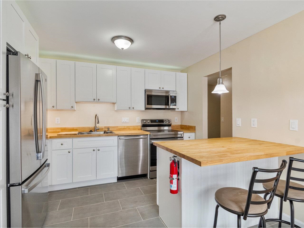 19 Twin Oaks Terrace