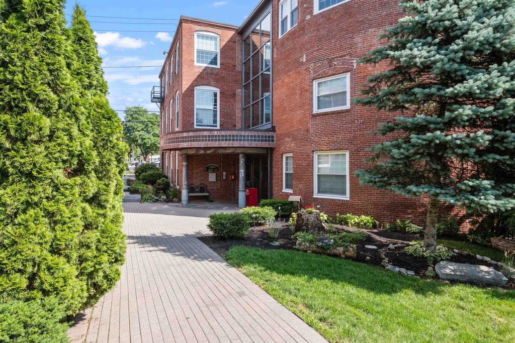 Photo of 66 Landing Lane #309, Laconia, NH 03246 (MLS # 5072437)