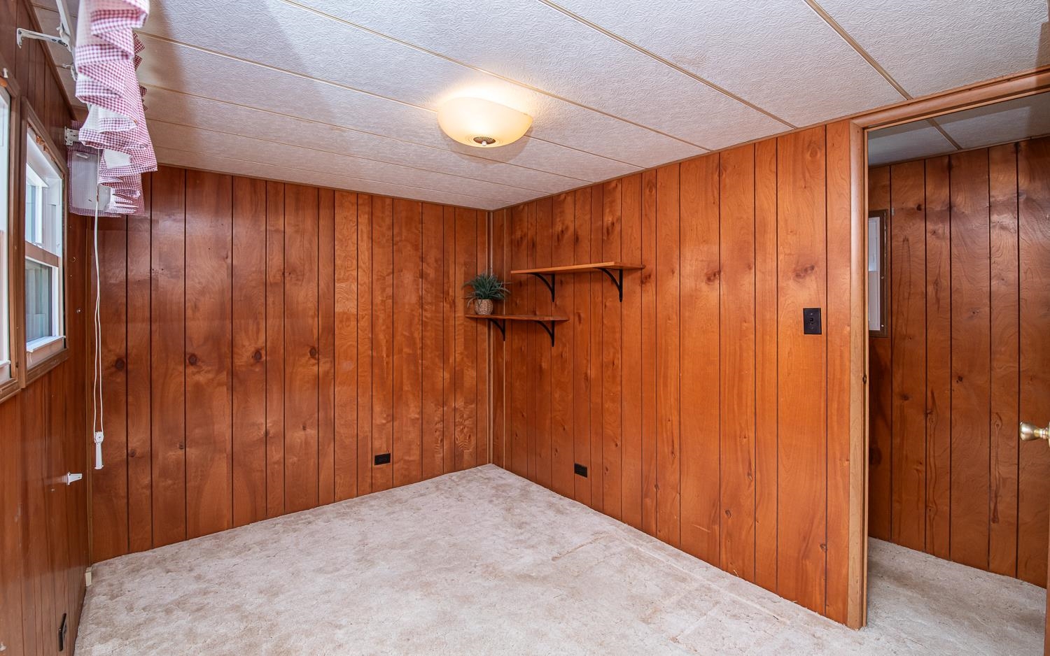 Exeter, New Hampshire 03833, United States, 2 Bedrooms Bedrooms, ,1 BathroomBathrooms,Residential,Active,166914