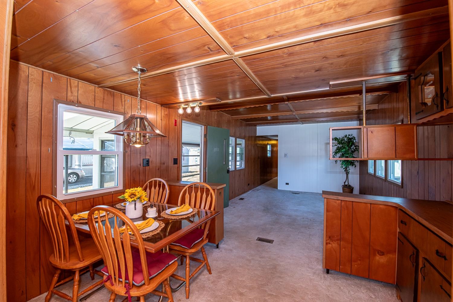 Exeter, New Hampshire 03833, United States, 2 Bedrooms Bedrooms, ,1 BathroomBathrooms,Residential,Active,166914