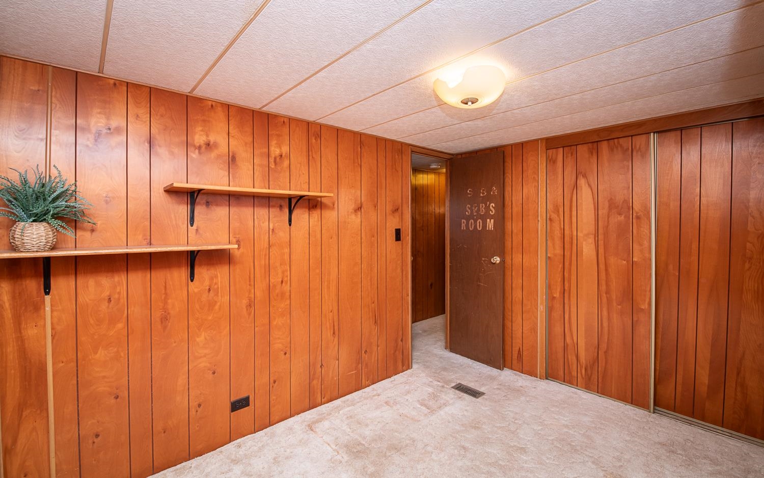 Exeter, New Hampshire 03833, United States, 2 Bedrooms Bedrooms, ,1 BathroomBathrooms,Residential,Active,166914