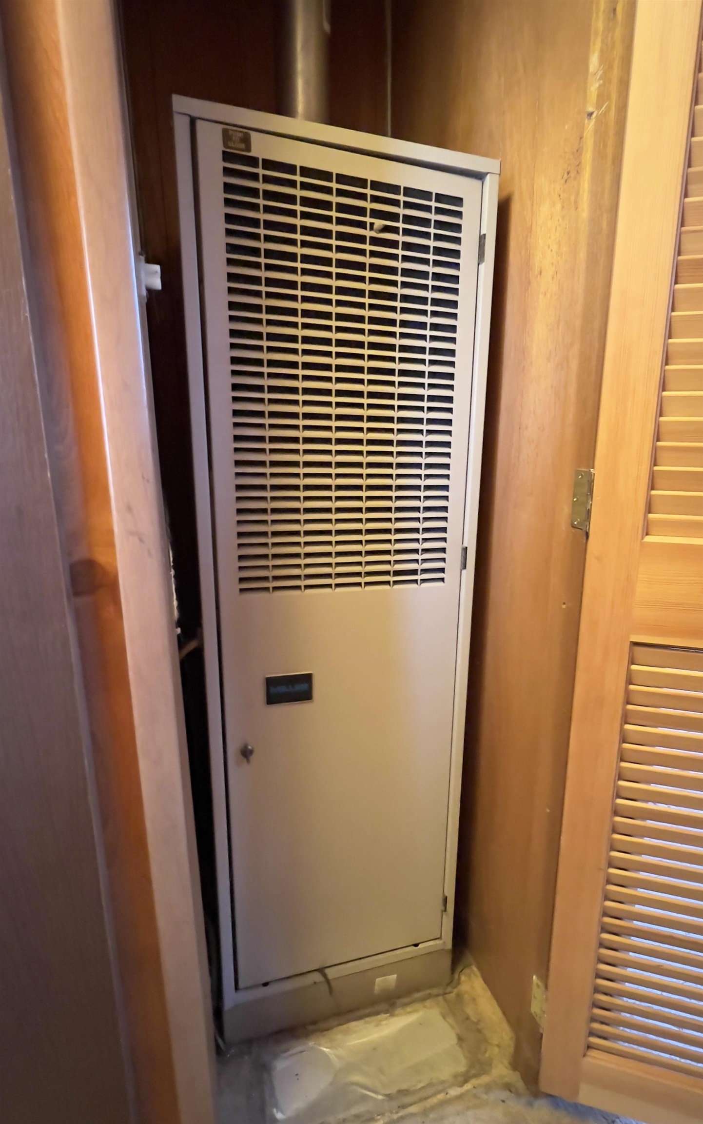 Exeter, New Hampshire 03833, United States, 2 Bedrooms Bedrooms, ,1 BathroomBathrooms,Residential,Active,166914